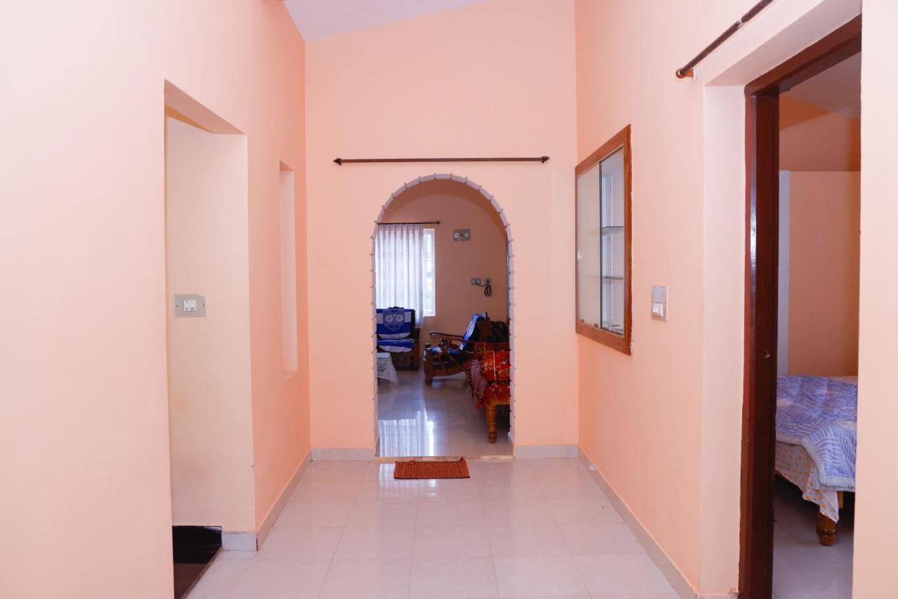 Giri'S Homestay Madikeri Buitenkant foto